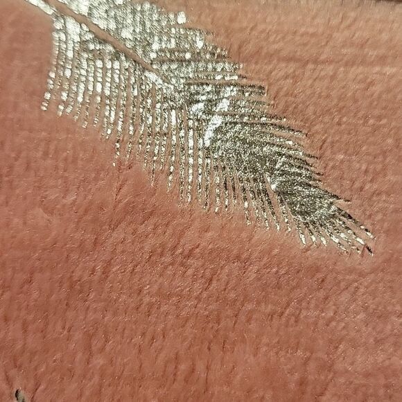 LEAF Foil Flannel Throw - Picture 4 of 4